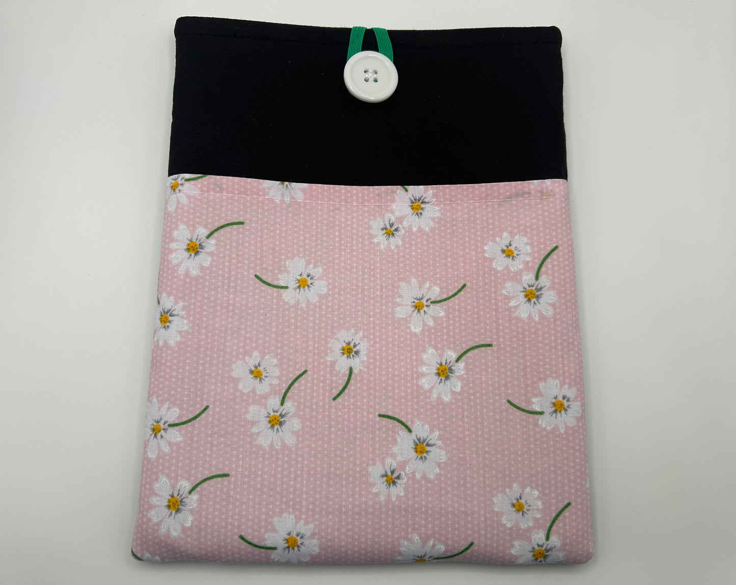 Pink Daisy Book Sleeve