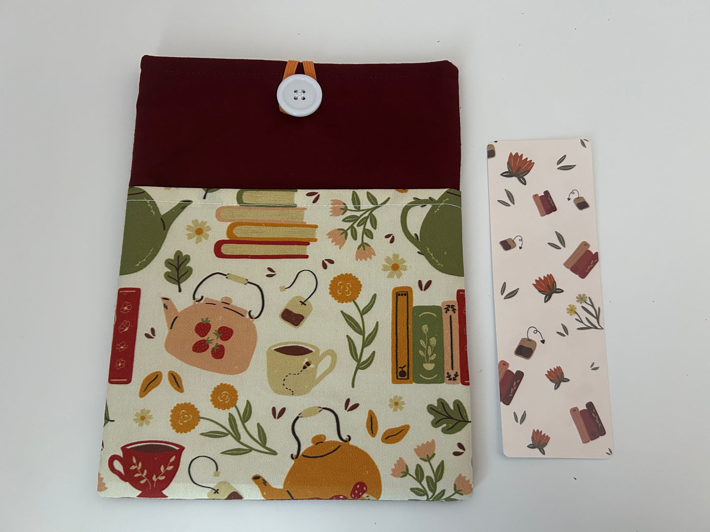 Burgundy Books and Tea Book Sleeve and Bookmark Pack