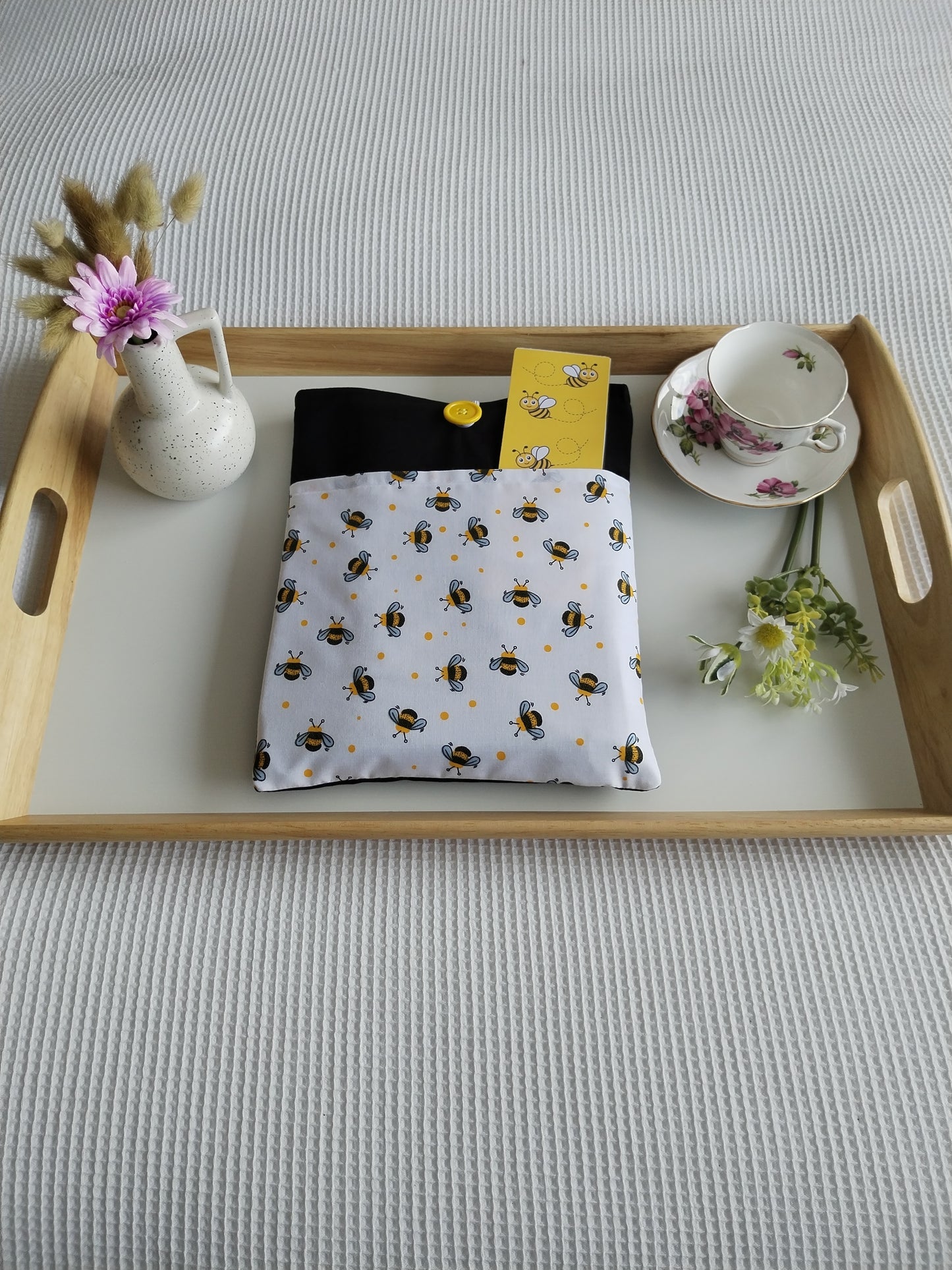 Fantasy Hardcover Bee Book Sleeve (AR)