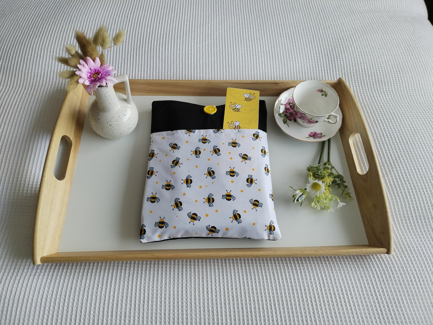 Fantasy Hardcover Bee Book Sleeve (AR)
