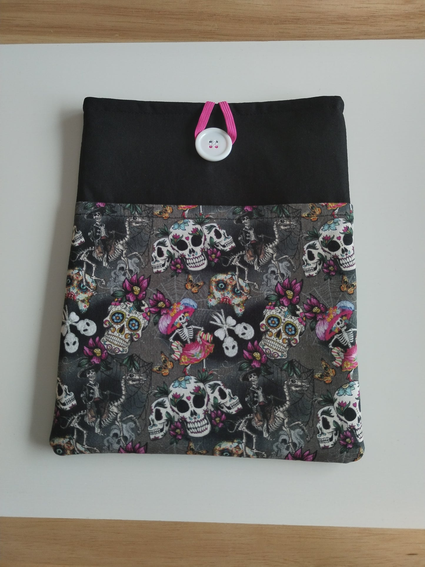 Black Skull Book Sleeve (FR)