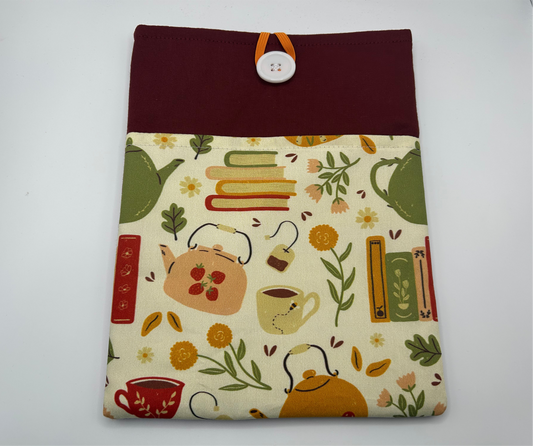 Burgandy Books and Tea Book Sleeve (FR)