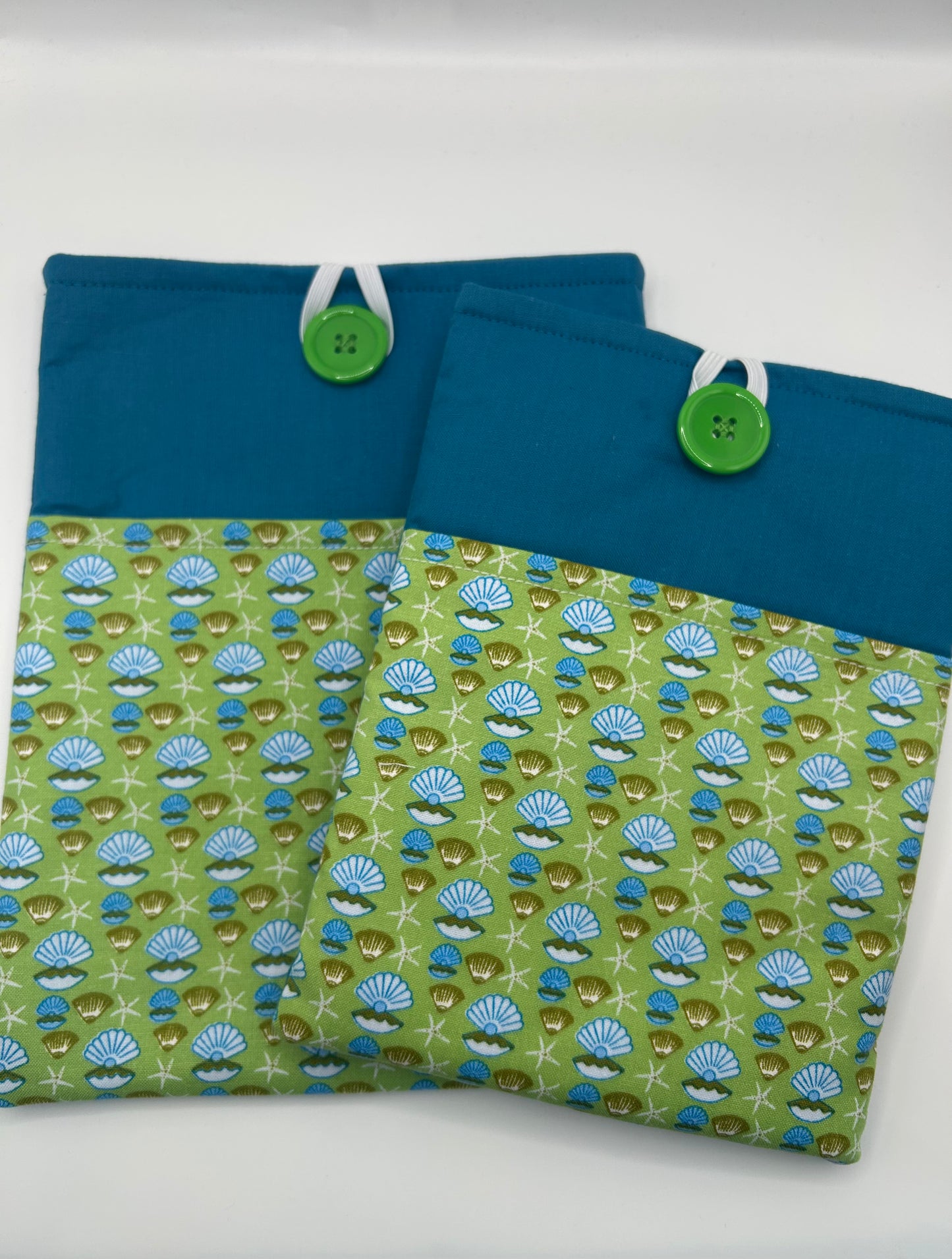 Green Sea Shell Matching Book and Kindle Sleeve Pack