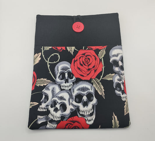 Skull and Roses Book Sleeve (FR)